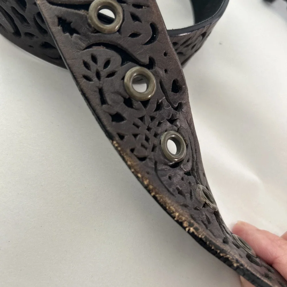 Vtg Fossil Leather Belt Laser Cut Small 30-33 Brown Western Boho Chunky